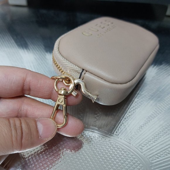 Guess Los Angeles Mini Keychain Clip Case Pouch Small 2 COLORS TO CHOOSE FROM - Picture 9 of 12